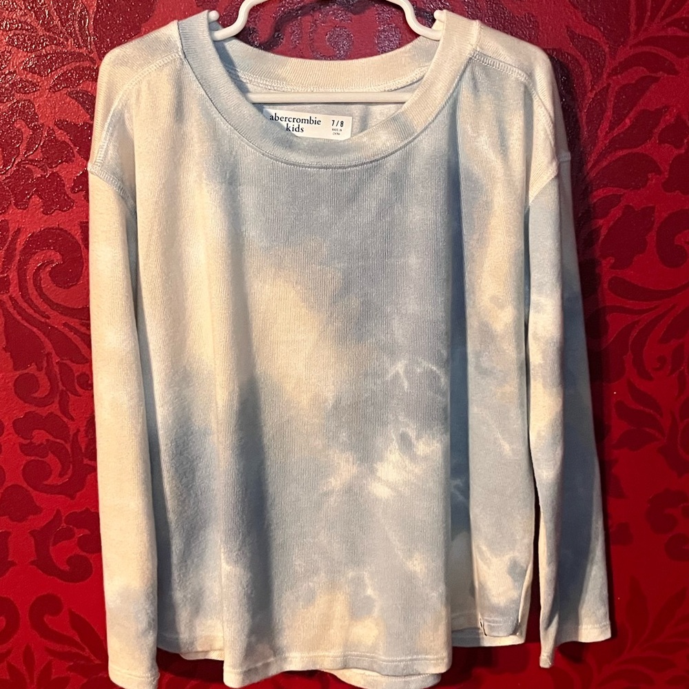 3 for $20! Girls Abercrombie kids sweater sz 7/8